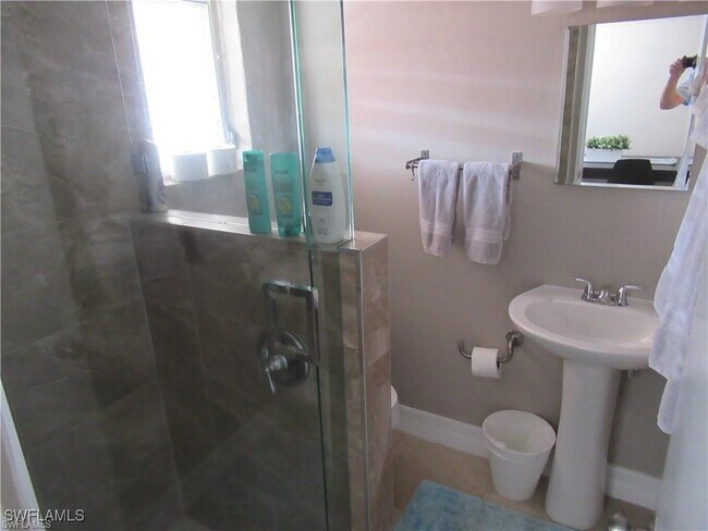 Building Photo - 778 107th Ave N