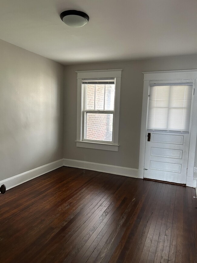 Building Photo - 652 Virginia Ave