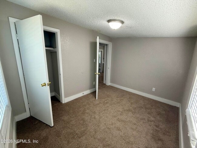 Building Photo - 28 W 35th St