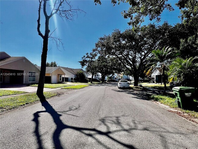 Building Photo - 1430 SW 85th Terrace