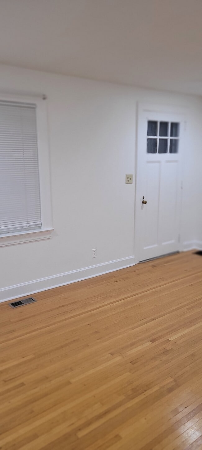 Building Photo - 3103 Wingate Ave