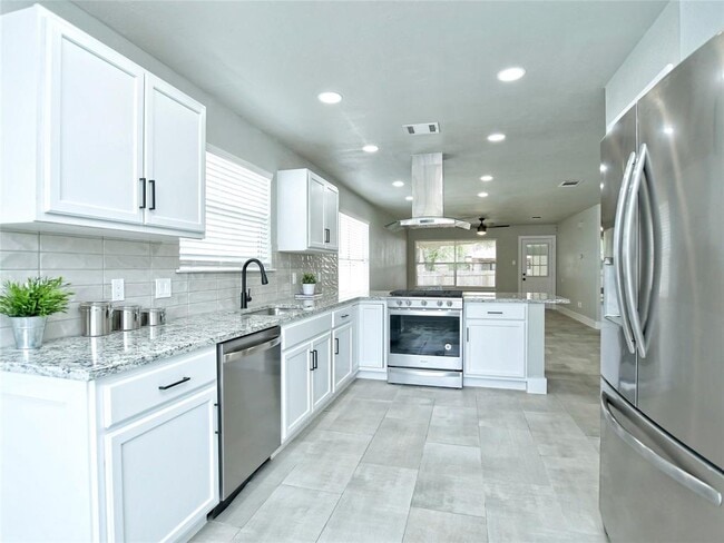 Building Photo - 1303 Green Terrace Dr