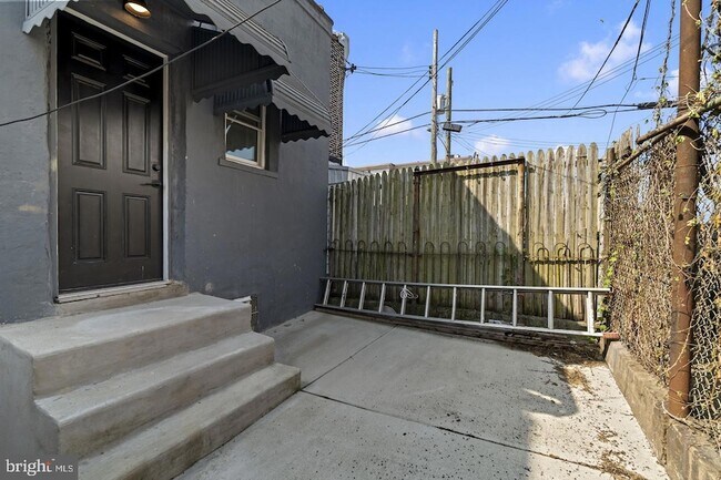 Building Photo - 3450 Almond St
