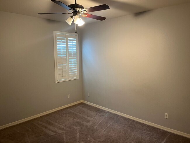 Building Photo - 15728 N 182nd Ln