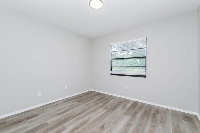 Building Photo - 11211 Fiddlewood Dr