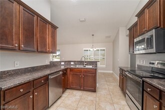 Building Photo - 3423 NE 12th Ave