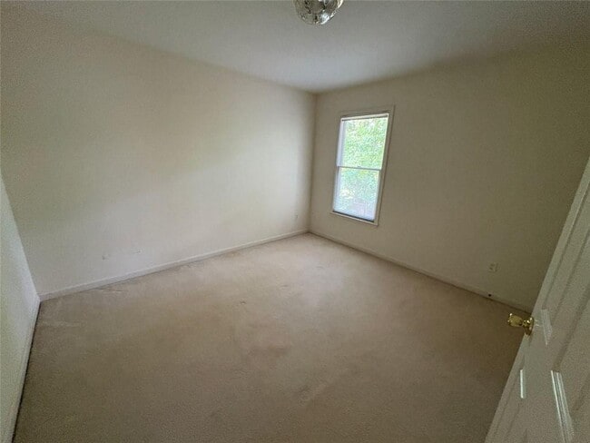 Building Photo - 3202 Oaktree Ct NW