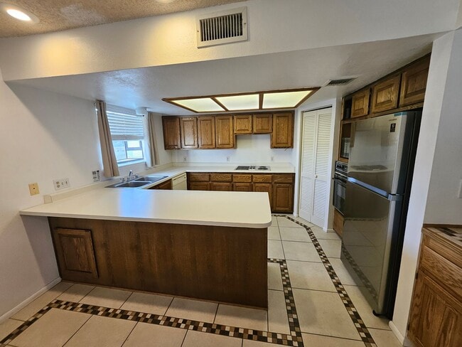 Building Photo - Laguna Nuevo Upstairs Condo in a Riverfront Community