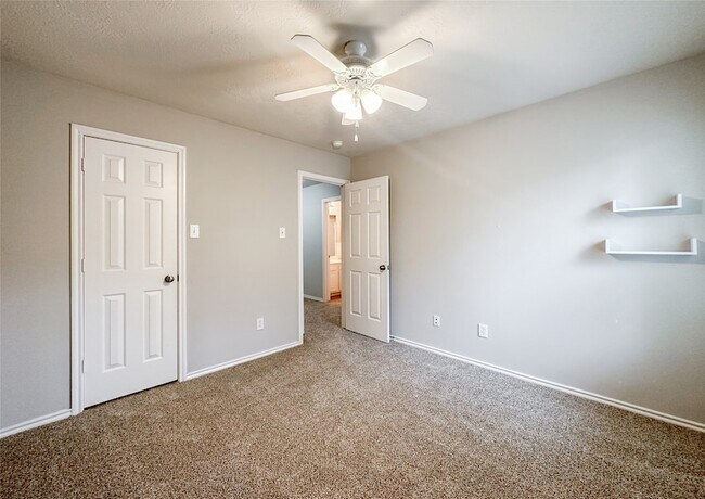 Building Photo - 131 Anise Tree Pl