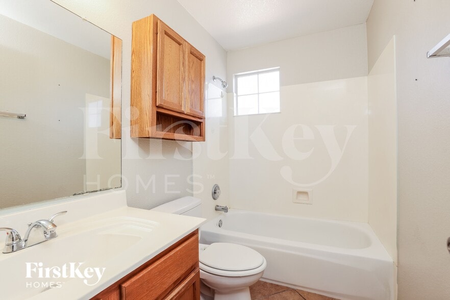 Building Photo - 8202 S Placita Del Parque