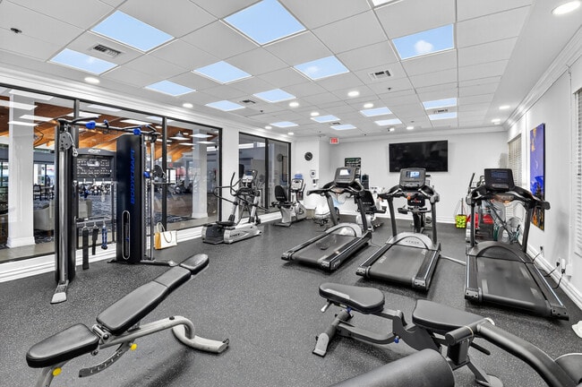 Building Photo - 7677 Lexington Club Blvd