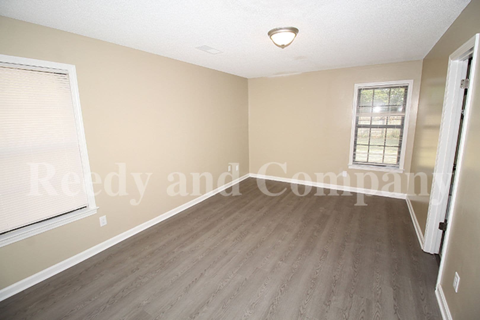 Building Photo - 4682 Sandy Park Dr