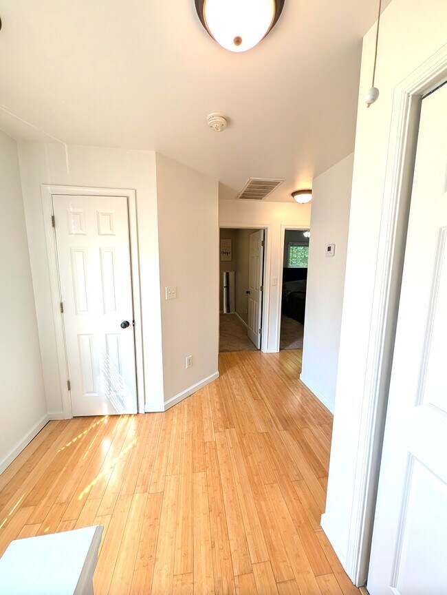 Building Photo - 113 Callahan Dr