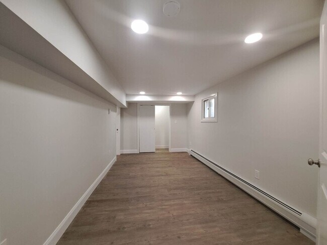 Building Photo - 6304 Liebig Ave