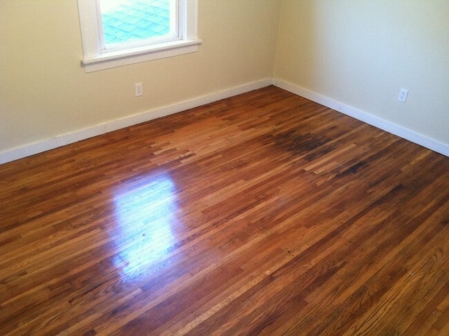 Building Photo - Three Bedroom Townhouse For Rent (East Rochester)