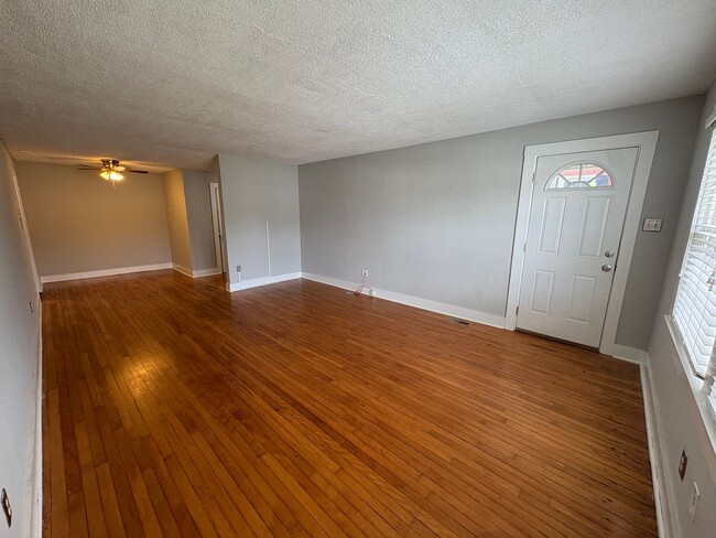 Building Photo - For Rent