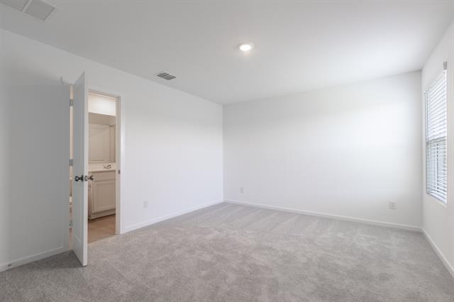 Building Photo - 221 Poplar Pl