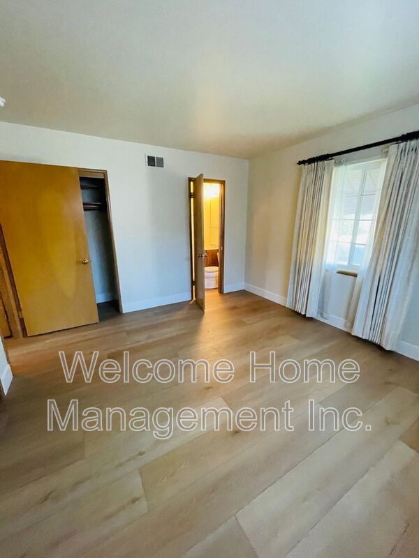 Building Photo - 3945 Euclid Ave