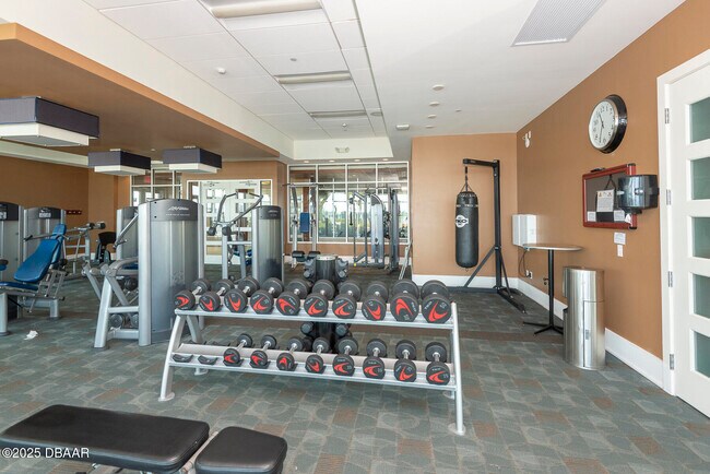 Building Photo - 231 Riverside Dr