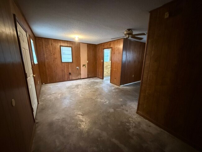 Building Photo - 4848 Saphire Ave