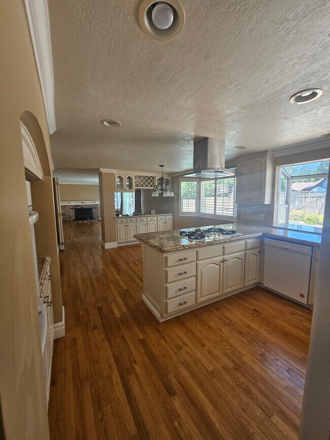 Building Photo - 45 Mainprice Ct