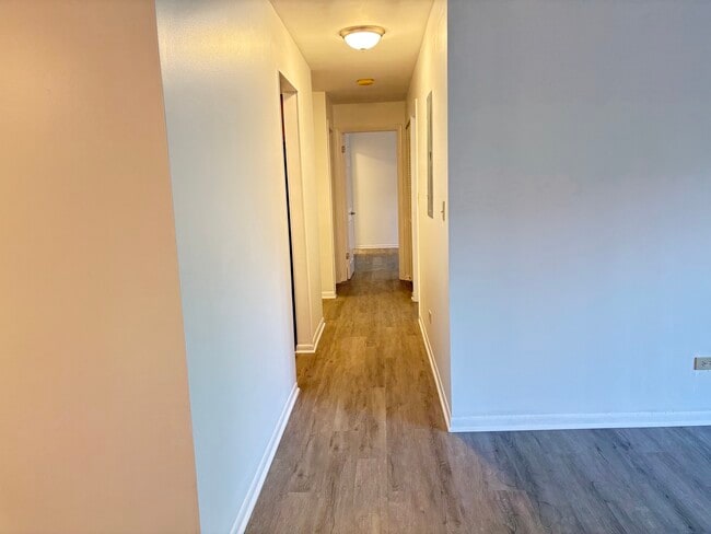 Building Photo - 1104 Castilian Ct