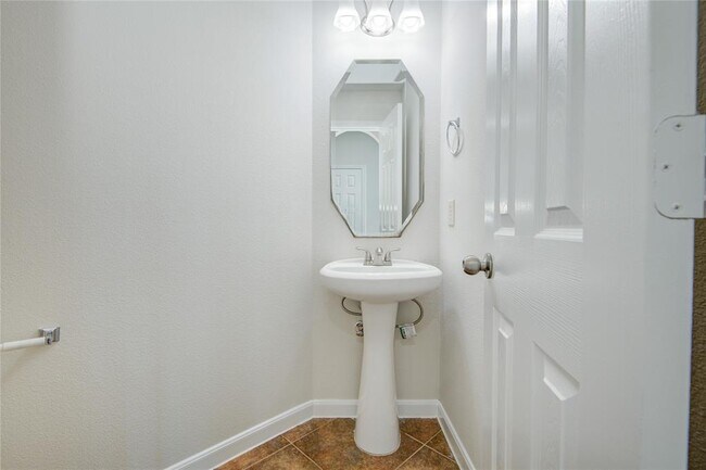 Building Photo - 26122 Salt Creek Ln