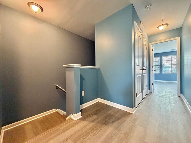 Building Photo - Updated 3BR Townhome | Community Pool, Gym, Pickleball, & Tennis Courts | Easy RTP Access