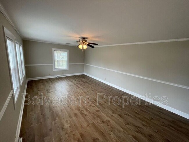 Building Photo - 804 Graylyn Dr