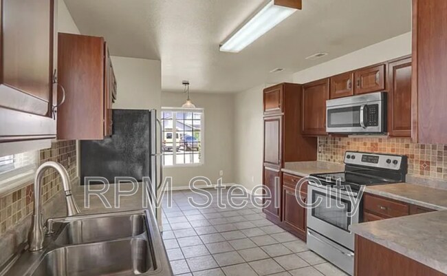 Building Photo - 2004 Mirror Ct