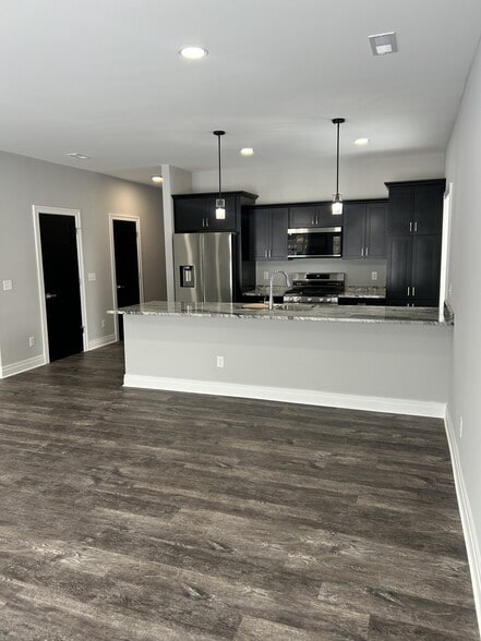 Building Photo - 4256 Greenfield Pkwy