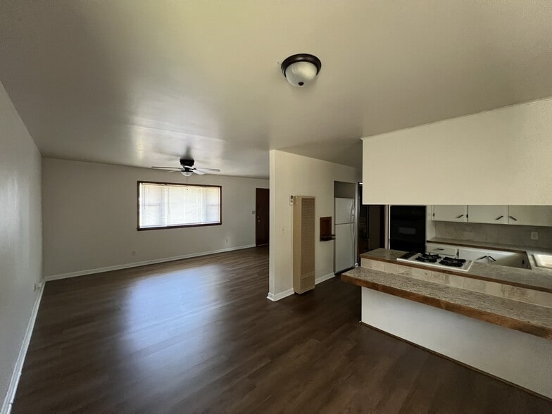 Building Photo - 604 Kaw St