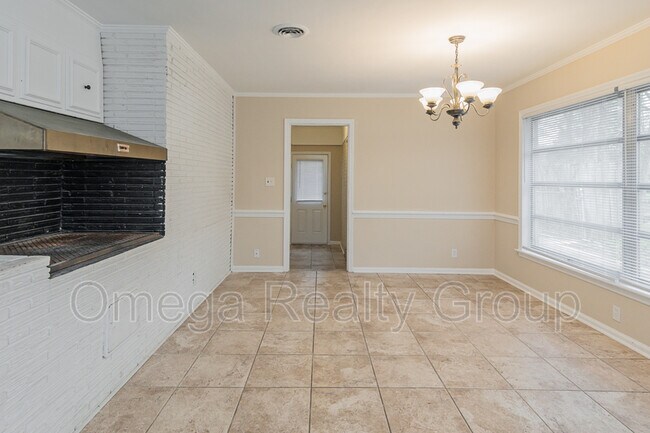 Building Photo - 1861 Gillespie Dr