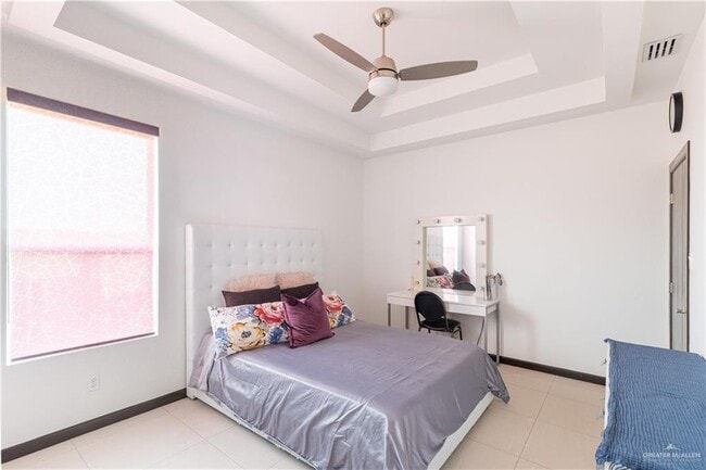 Building Photo - 26 El Jardin St
