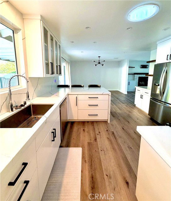 Building Photo - 22315 Kittridge St