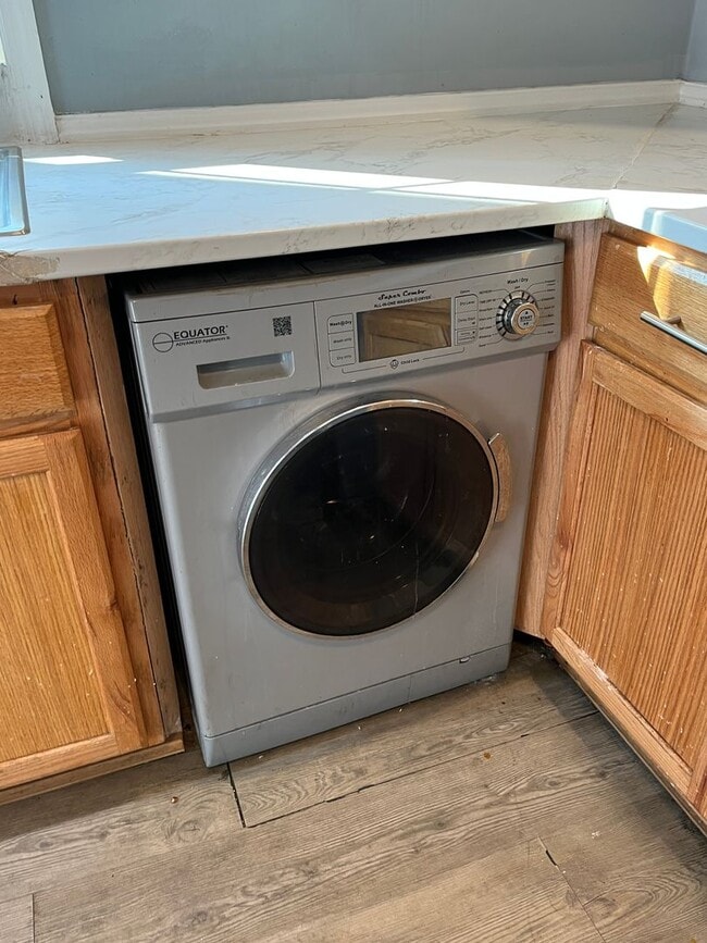 Building Photo - 2635 Royal St