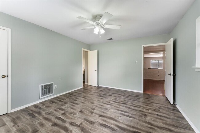 Building Photo - 29410 Sedgefield St