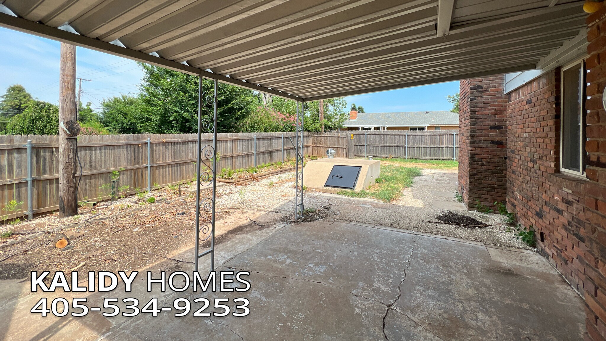 Building Photo - 702 Amity Ln