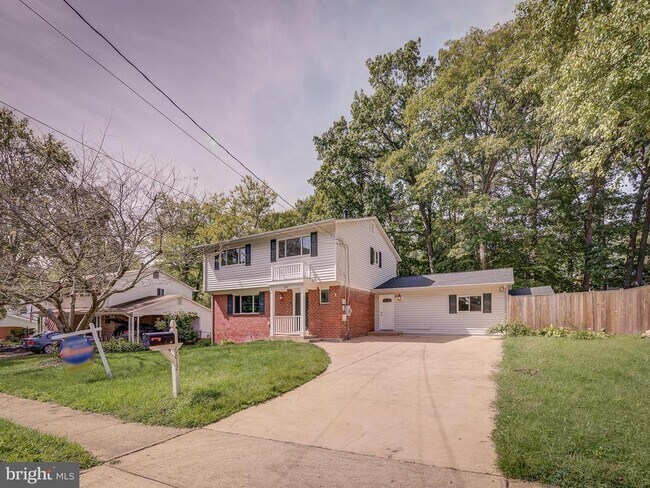 Building Photo - 6812 Landor Ln