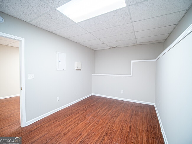 Building Photo - 4223 Lakes End Dr NW