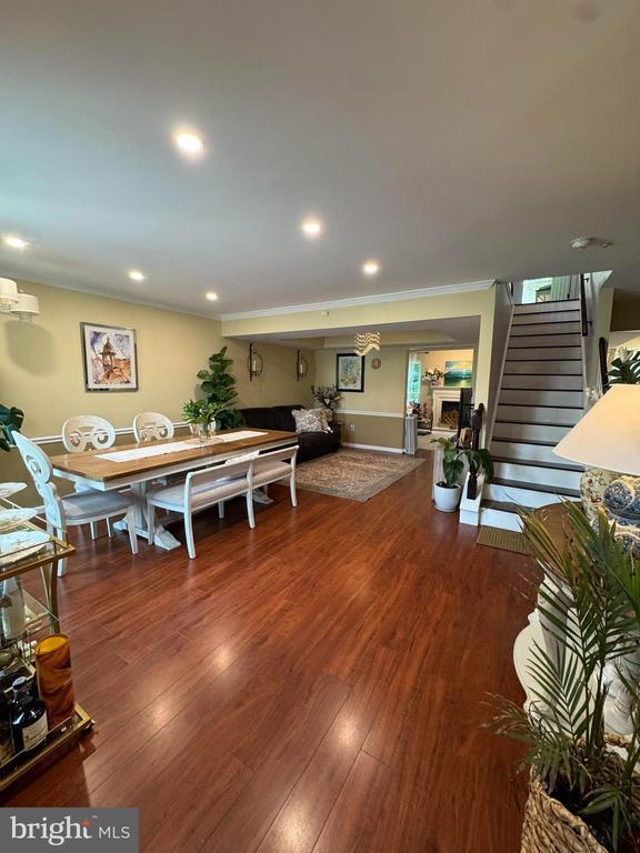 Building Photo - 1724 Balas Cir
