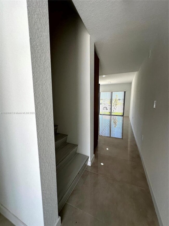 Building Photo - 14577 SW 261 St Ter