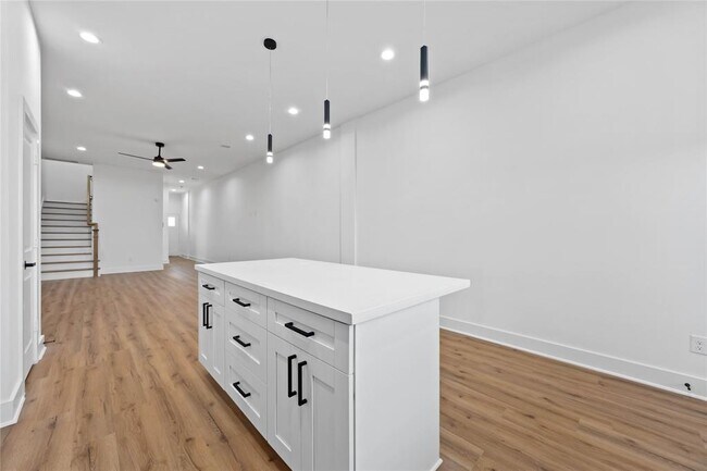 Building Photo - 7719 Orebo St