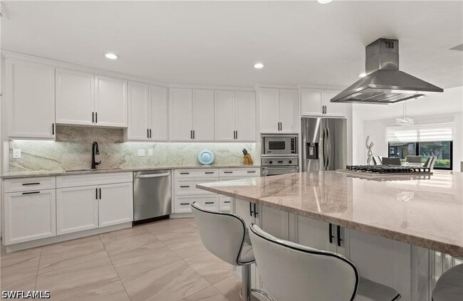 Building Photo - 2307 Queens Way