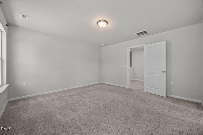 Building Photo - 200 Beacon Hl Rd