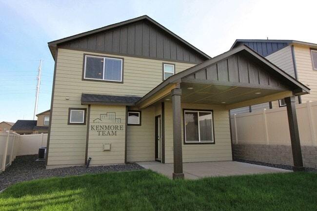 Building Photo - 556 Roslyn Ct