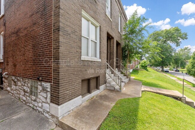 Building Photo - 4222 S 38th St
