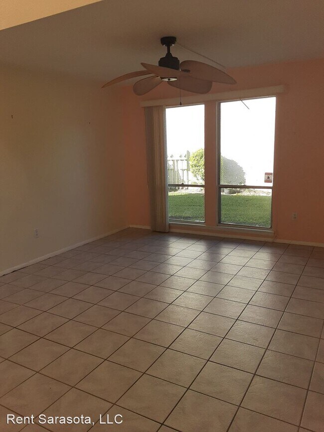 Building Photo - 3 br, 2.5 bath House - 4477 Sandner Dr.