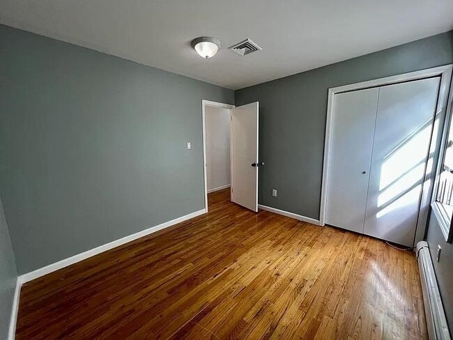 Building Photo - 640 38th St