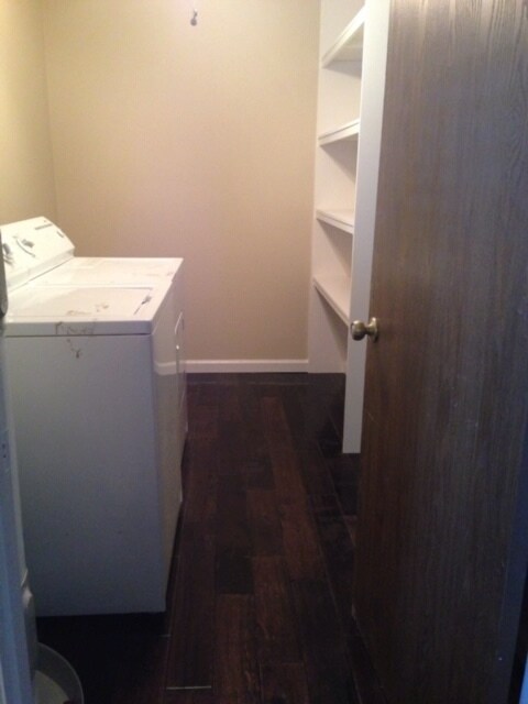 Laundry - 137 Lullwood Dr